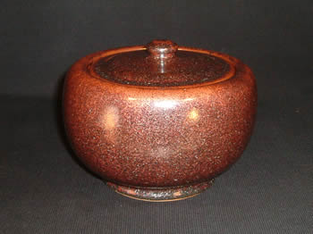 Chinkin-kessho mizu-shashi (crystalline gold fresh water-pot for tea ceremony)